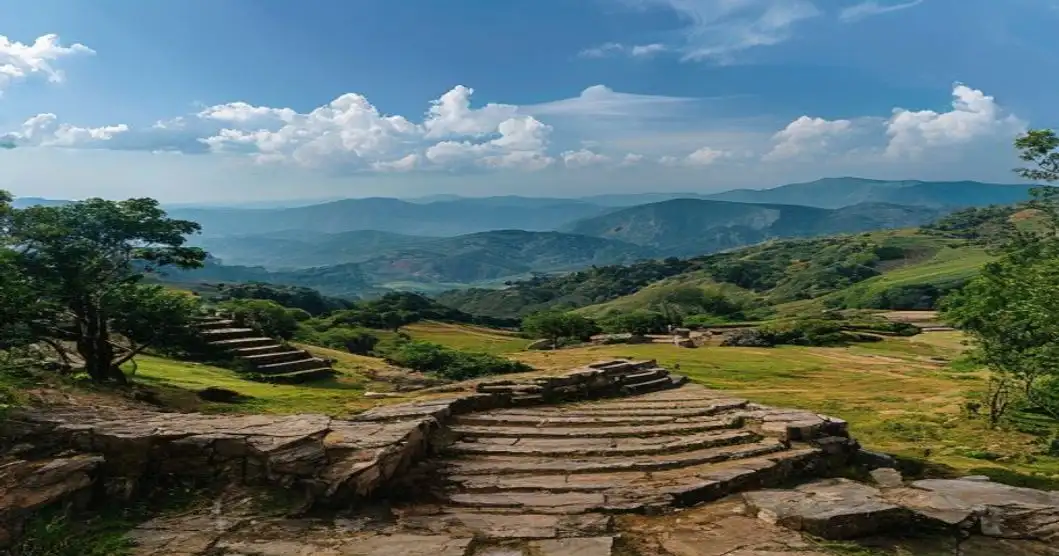 A panoramic view of Rajgir valley from Gridhakuta 